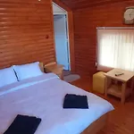 Nyaraló джамбазови *